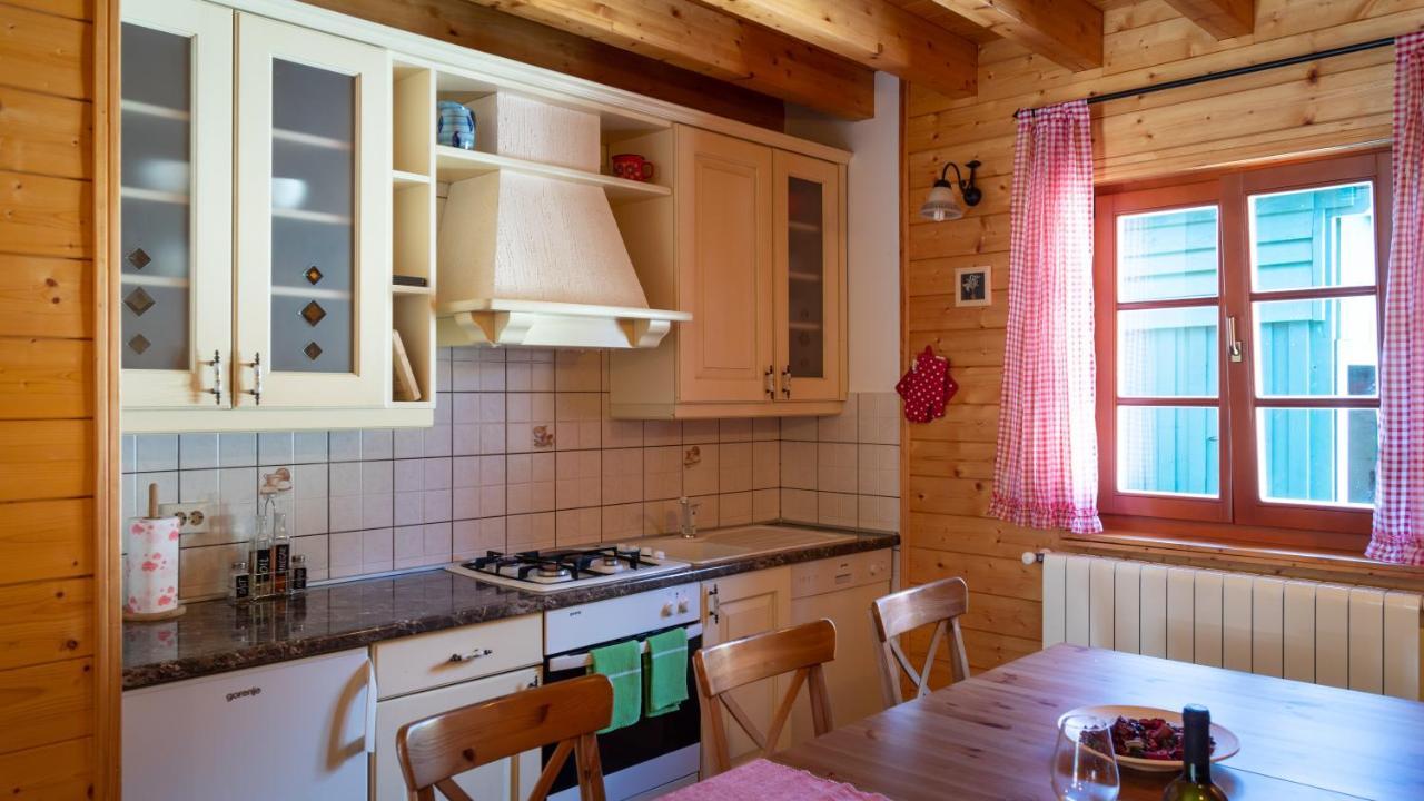 Chalets Runolist Crni Lug Exterior photo