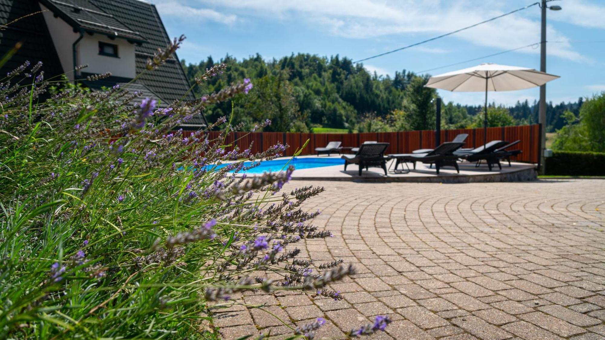 Chalets Runolist Crni Lug Exterior photo